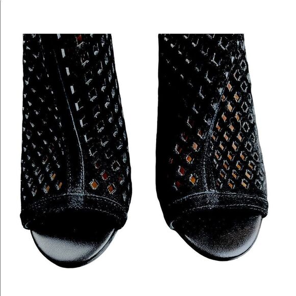 NWT Black Suede Open Toe Sandal Slingback Block Heels from 14th & Union Size 9M - Picture 12 of 14